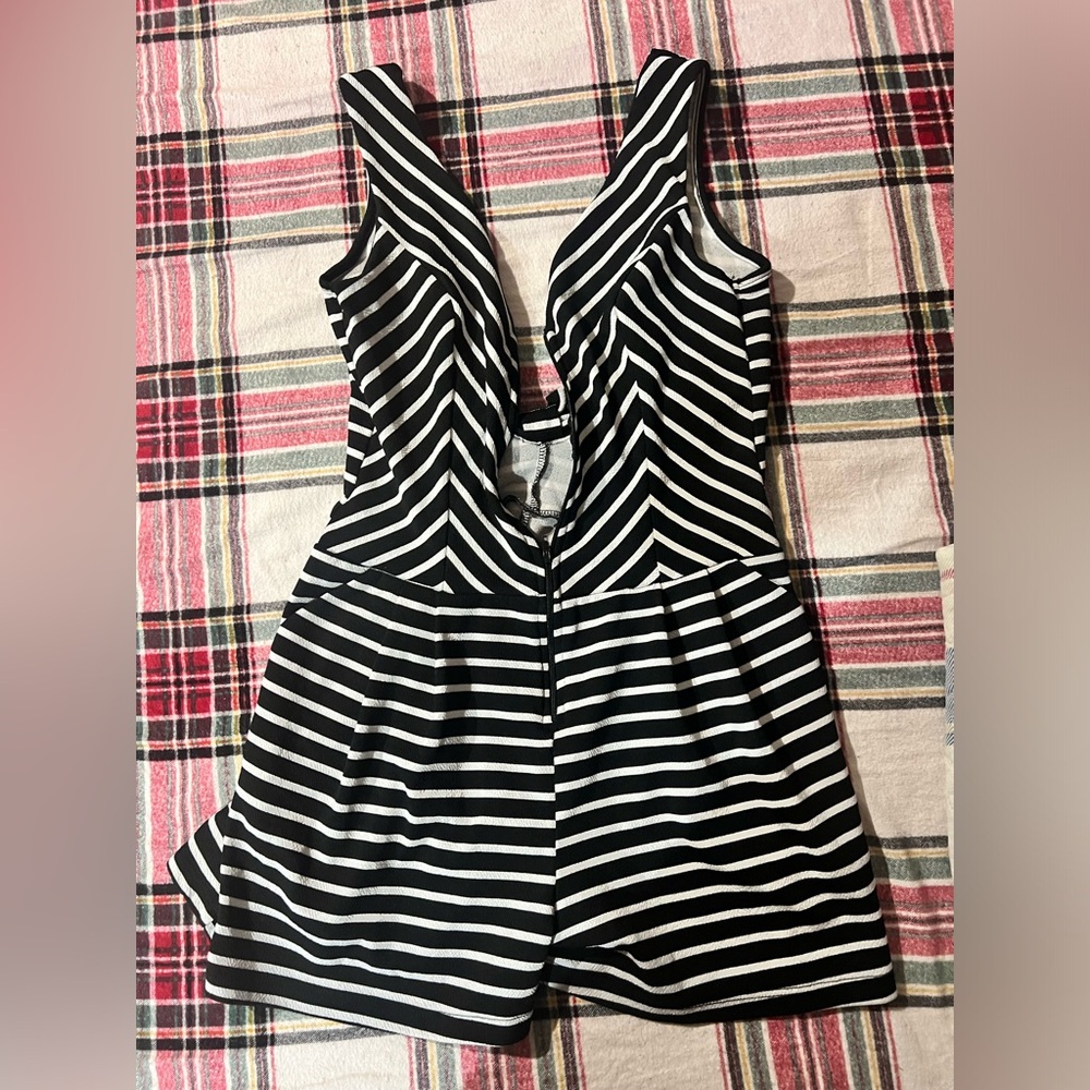 Jumpsuit - Picture 3 of 4